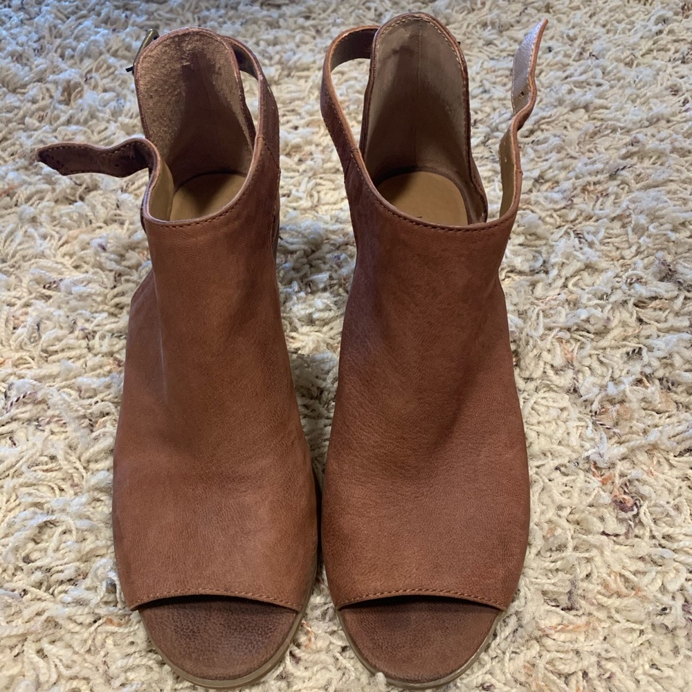 Lucky Brand Barimo bootie size 6